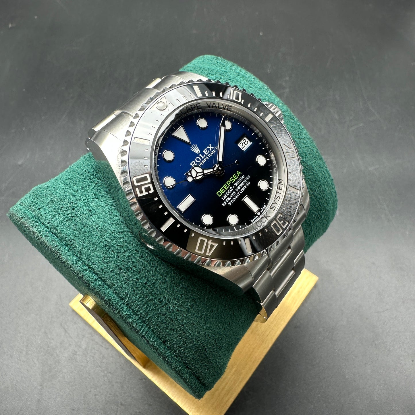 ROLEX DEEPSEA 44mm D-BLUE 136660 FULL SET 2024