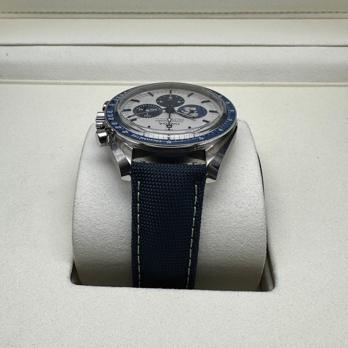 OMEGA SPEEDMASTER SNOOPY 42mm FULL SET 2024