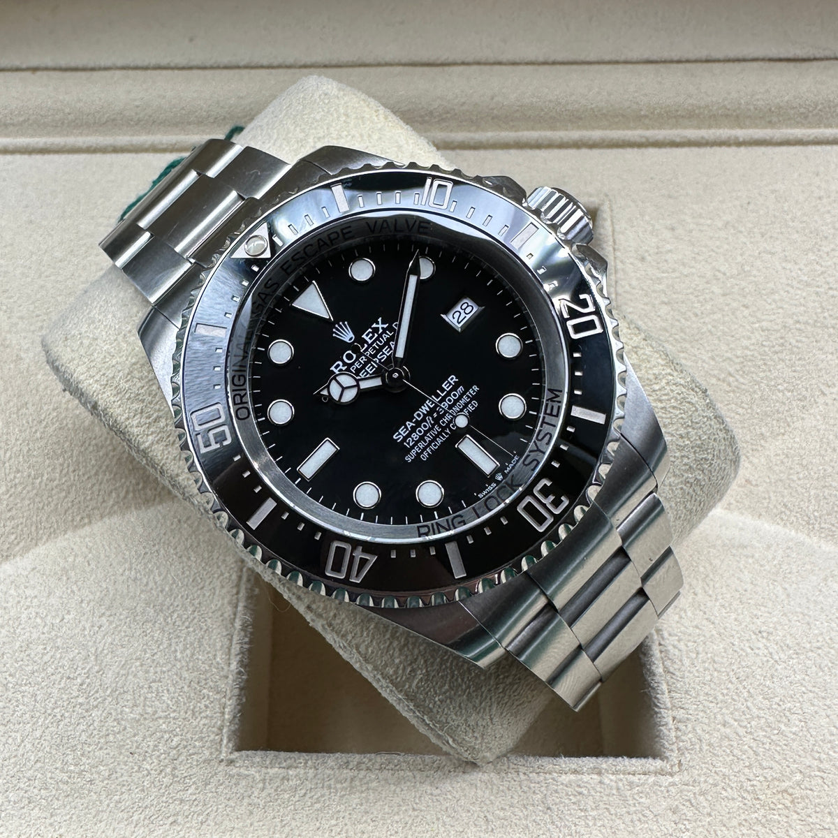 ROLEX DEEPSEA 44mm 126660 FULL SET 2018