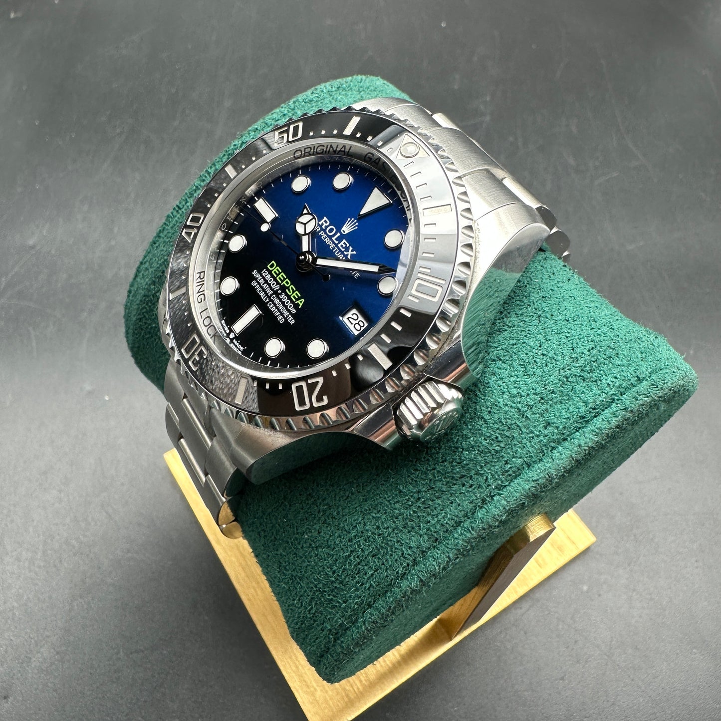 ROLEX DEEPSEA 44mm D-BLUE 136660 FULL SET 2024