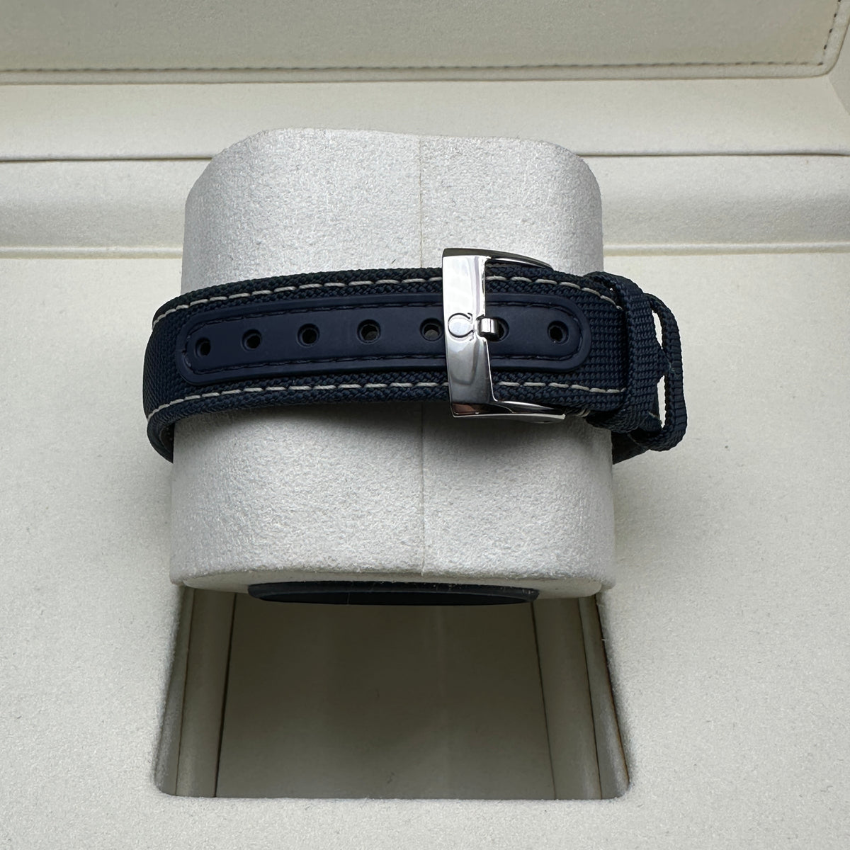 OMEGA SPEEDMASTER SNOOPY 42mm FULL SET 2024