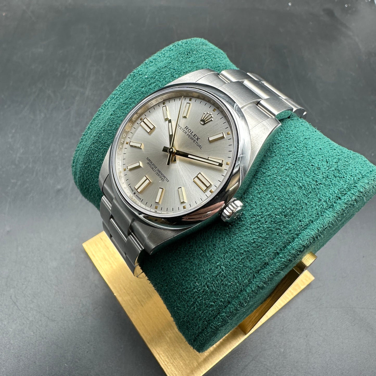ROLEX OYSTER PERPETUAL 124300 41mm FULL SET 2023