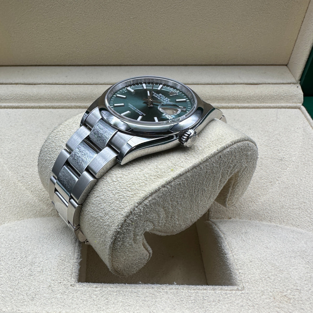 ROLEX DATEJUST 36MM 126200 FULL SET 2025